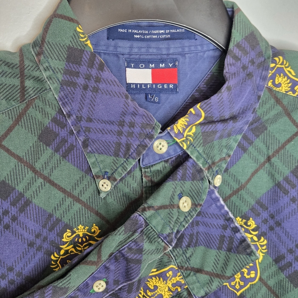 Vintage Tommy Hilfiger Plaid Tartan Crest Shield Print‎ Button Down Dress Shirt